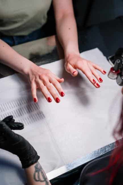 How to Land Nail Technician Jobs in 2024